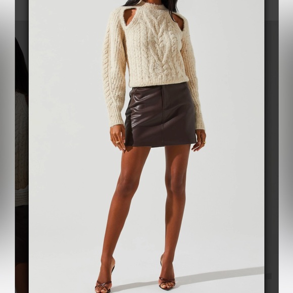 ASTR The Label Natalie Cable-Knit Cold-Shoulder Sweater Size XL NWT - Picture 3 of 10